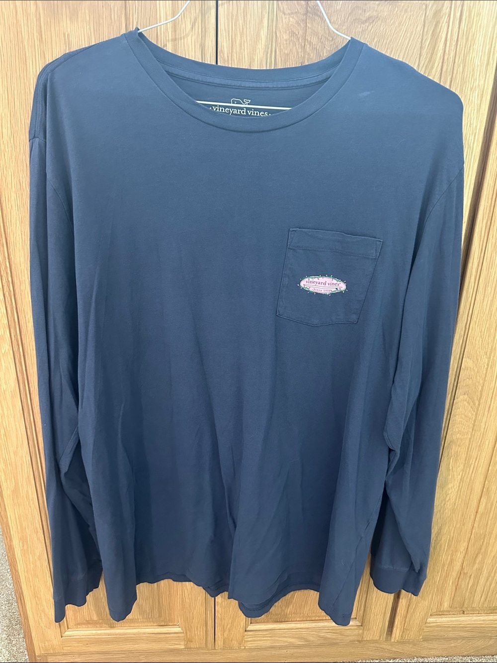 Men’s Vineyard Vines Navy Long-Sleeve Pocket Tee with Logo Patch